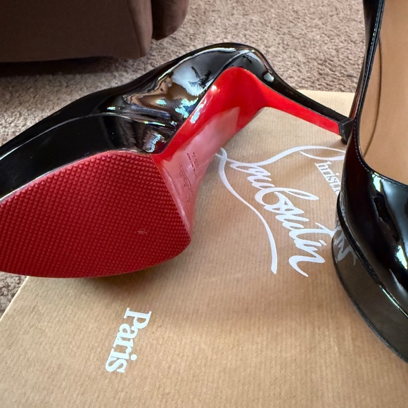 Christian Louboutin Black Patent heels - Picture 3 of 6